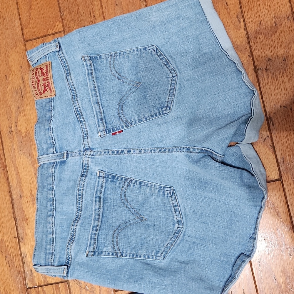 Levi Mid Length Shorts Bundle , Size 31 - Picture 3 of 6